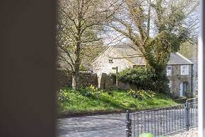 Cozy 2 Bedroom Cottage