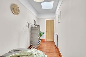 Cozy 2 Bedroom Cottage