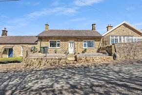 Cozy 2 Bedroom Cottage