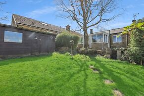 Cozy 2 Bedroom Cottage