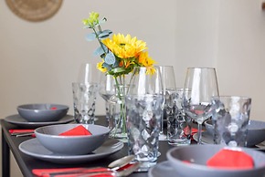 Cozy 2 Bedroom Cottage