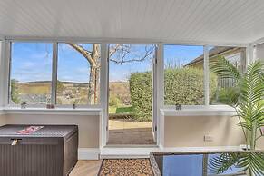 Cozy 2 Bedroom Cottage