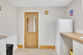 Cozy 2 Bedroom Cottage