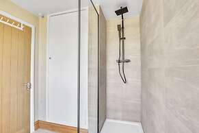 Cozy 2 Bedroom Cottage