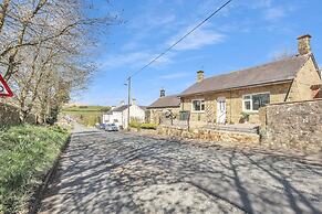 Cozy 2 Bedroom Cottage
