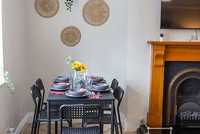 Cozy 2 Bedroom Cottage