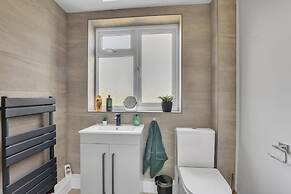 Cozy 2 Bedroom Cottage