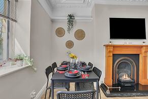 Cozy 2 Bedroom Cottage