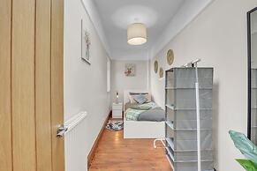 Cozy 2 Bedroom Cottage