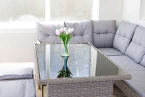 Cozy 2 Bedroom Cottage