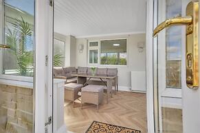 Cozy 2 Bedroom Cottage