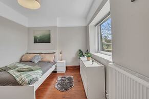 Cozy 2 Bedroom Cottage