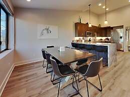 1849 Condos 642 3 Bedroom Home