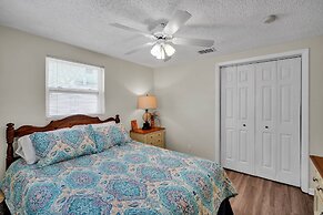 Waterfront Escape With Private Pool & Gulf Access 3 Bedroom Home