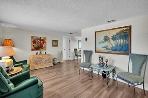 Waterfront Escape With Private Pool & Gulf Access 3 Bedroom Home