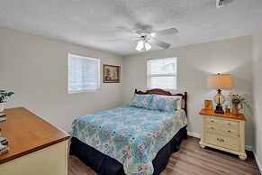 Waterfront Escape With Private Pool & Gulf Access 3 Bedroom Home