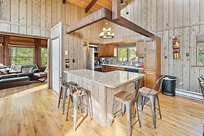 Charming Porter House In The Heart Of The Poconos 4 Bedroom Chalet