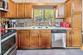 Charming Porter House In The Heart Of The Poconos 4 Bedroom Chalet