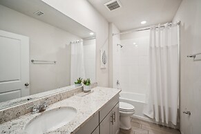 Relaxing Pet-friendly Spring Hill Escape 4 Bedroom Home