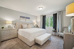 Relaxing Pet-friendly Spring Hill Escape 4 Bedroom Home