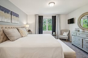 Relaxing Pet-friendly Spring Hill Escape 4 Bedroom Home