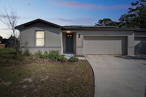 Relaxing Pet-friendly Spring Hill Escape 4 Bedroom Home