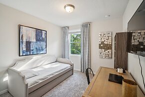 Relaxing Pet-friendly Spring Hill Escape 4 Bedroom Home