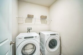 Relaxing Pet-friendly Spring Hill Escape 4 Bedroom Home