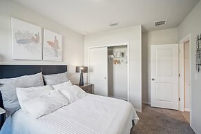 Relaxing Pet-friendly Spring Hill Escape 4 Bedroom Home