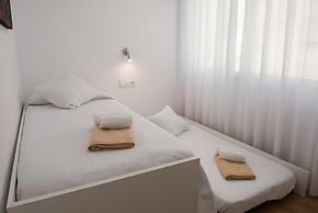 Marina A2 With 3 Bedrooms and 2 Bathrooms