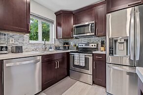 Good Vibes Sanctuary Central Location South Miami