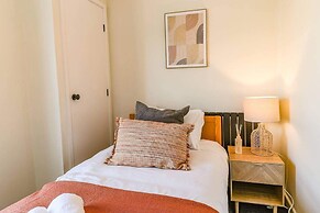 Cardiff Gem on Topaz Street - 4 Bedroom House