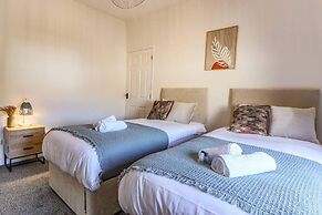 Cardiff Gem on Topaz Street - 4 Bedroom House