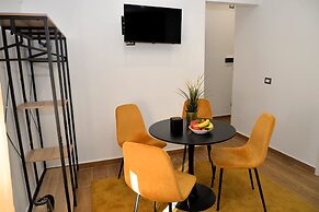 BlackWoody Contemporary Rooms - Napoli Centro Storico