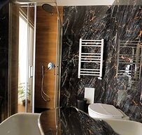 BlackWoody Contemporary Rooms - Napoli Centro Storico