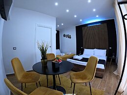 BlackWoody Contemporary Rooms - Napoli Centro Storico