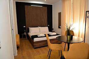 BlackWoody Contemporary Rooms - Napoli Centro Storico