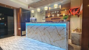 Hotel Ashraya International