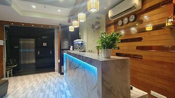 Hotel Ashraya International