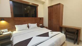 Hotel Ashraya International