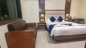 Hotel Ashraya International