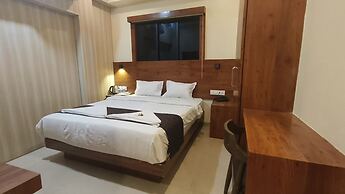 Hotel Ashraya International