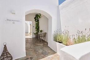 Michael Zeppos Studios, Naousa