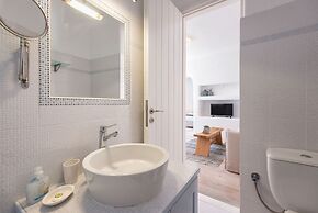 Michael Zeppos Studios, Naousa