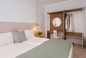 Michael Zeppos Studios, Naousa