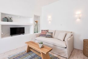 Michael Zeppos Studios, Naousa