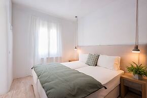 Michael Zeppos Studios, Naousa