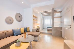 Michael Zeppos Studios, Naousa