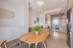 Michael Zeppos Studios, Naousa