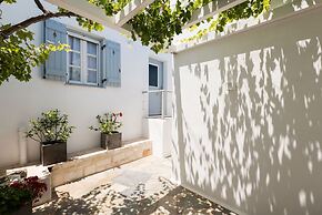 Michael Zeppos Studios, Naousa